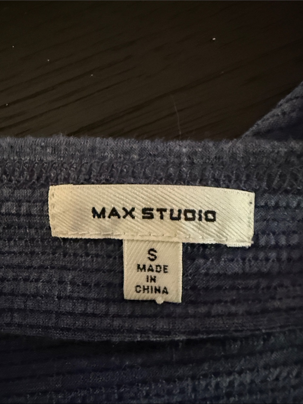 B44 Max Studio Women’s Small V-Neck Tie-Front Top with White Stitching - Picture 7 of 7